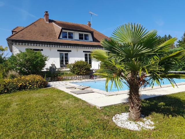 Maison 8 pièces 228 m²