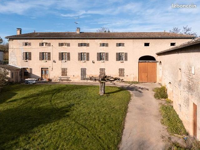 Maison 8 pièces 228 m²