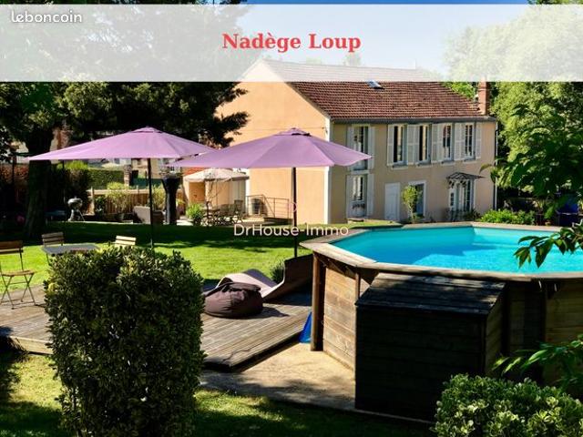 Maison 8 pièces 228 m²