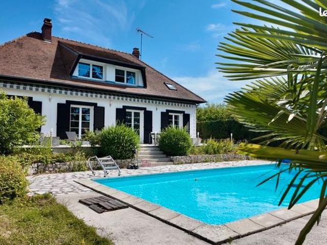 Maison 8 pièces 228 m²
