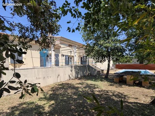 Maison 8 pièces 228 m²