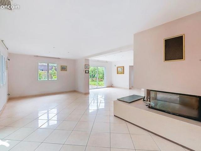 Maison 8 pièces 228 m²