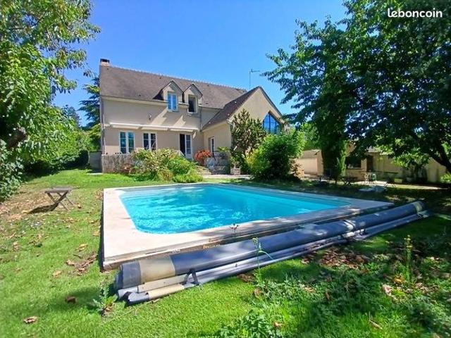 Maison 8 pièces 240 m²