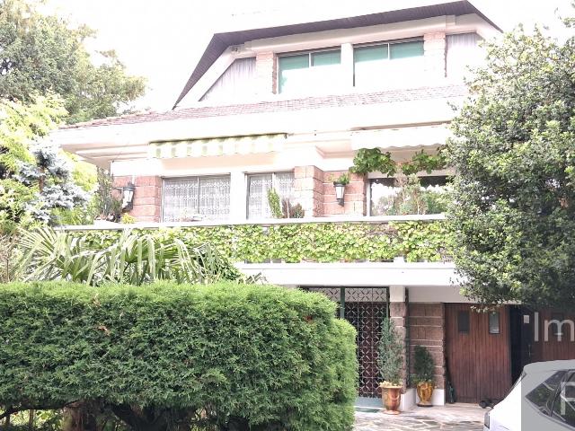 Maison 8 pièces 229 m²