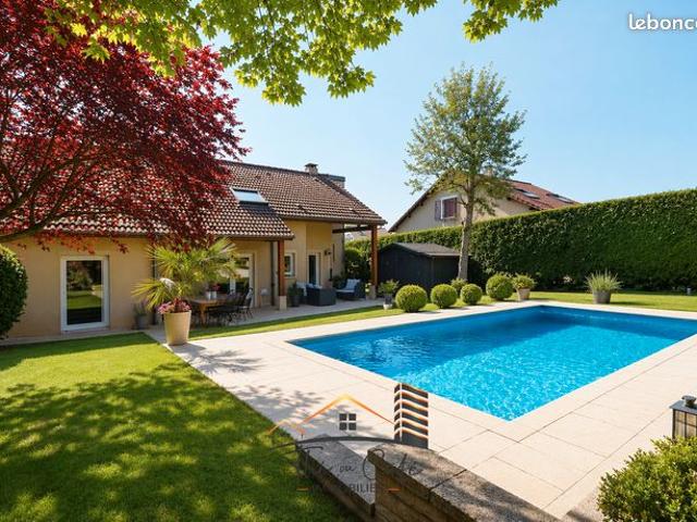 Maison 8 pièces 229 m²