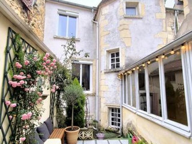 Maison 8 pièces 229 m²