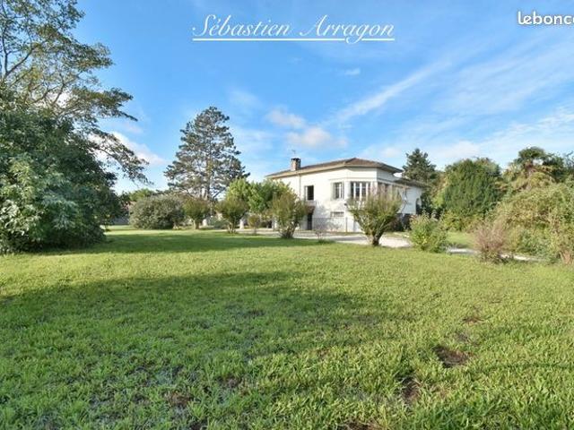 Maison 8 pièces 229 m²