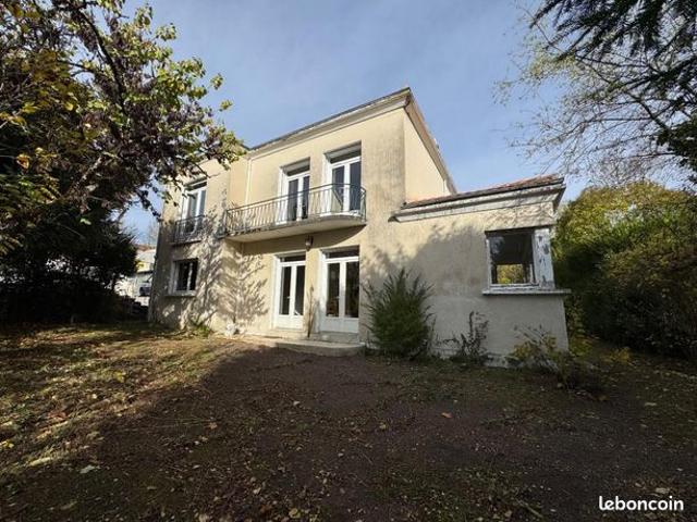 Maison 8 pièces 229 m²