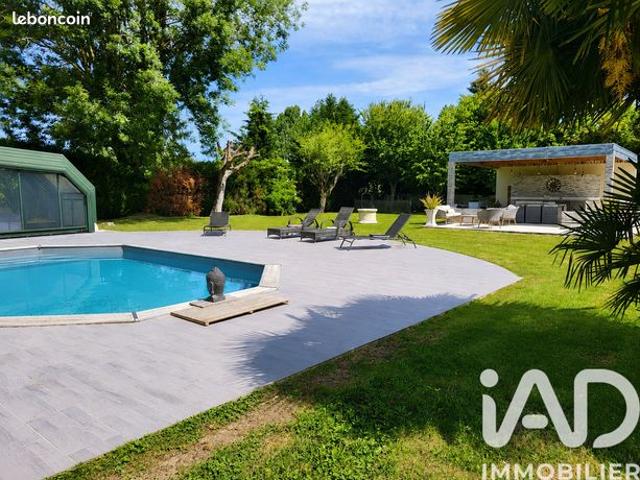 Maison 8 pièces 229 m²