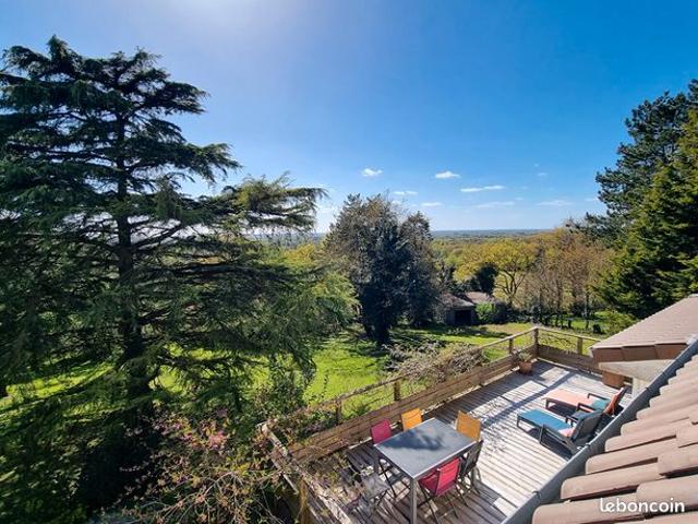 Maison 8 pièces 229 m²