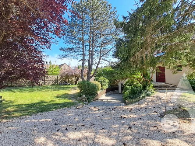 Maison 8 pièces 220 m²
