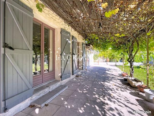 Maison 8 pièces 220 m²
