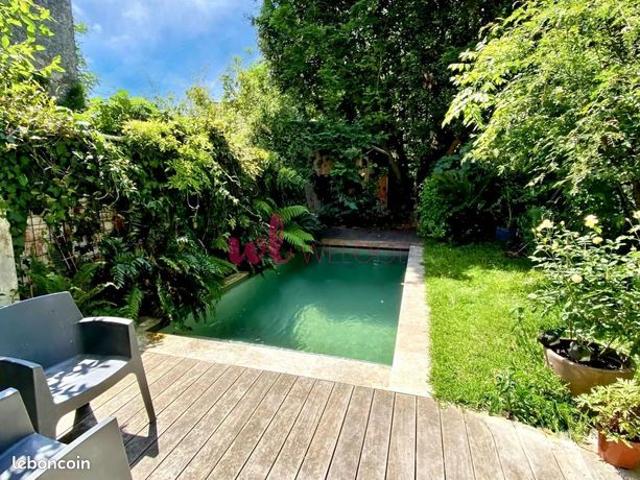 Maison 8 pièces 220 m²