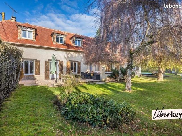 Maison 8 pièces 220 m²
