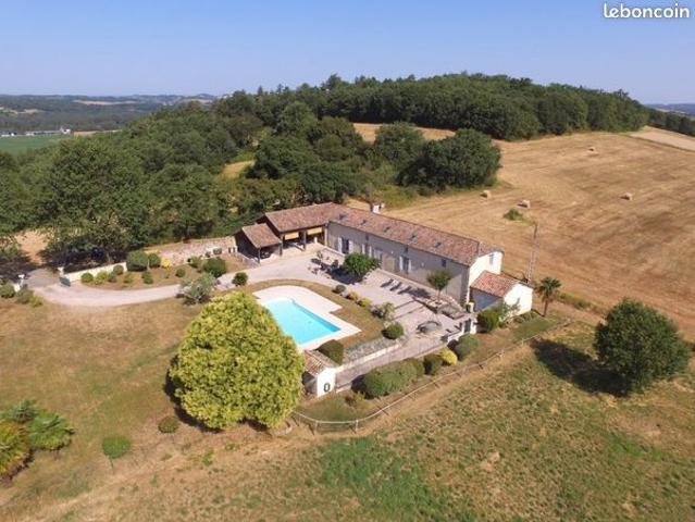 Maison 8 pièces 220 m²