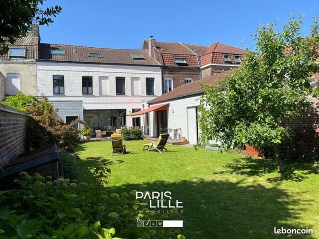 Maison 8 pièces 220 m²
