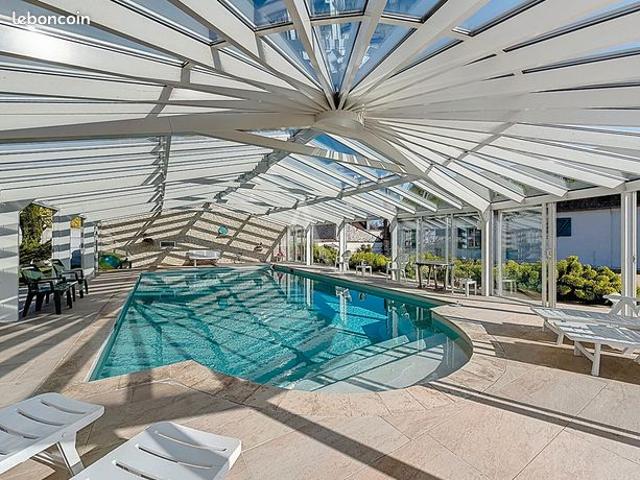 Maison 8 pièces 220 m²