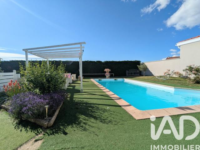 Maison 8 pièces 220 m²