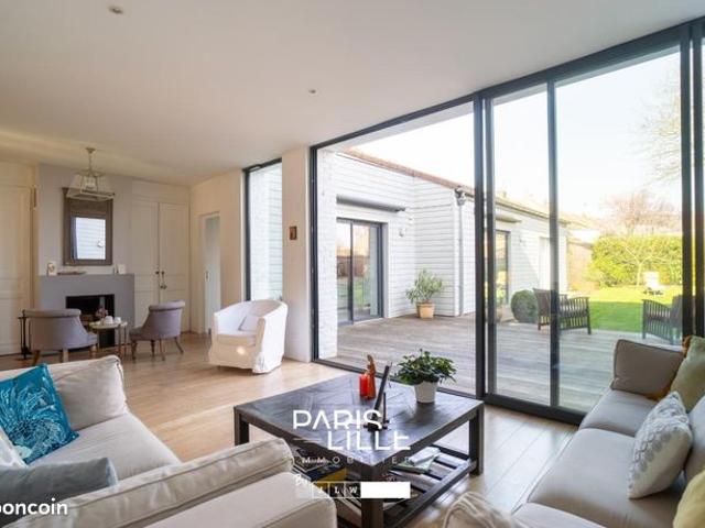 Maison 8 pièces 220 m²