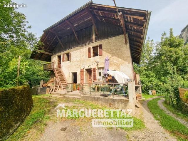 Maison 8 pièces 220 m²