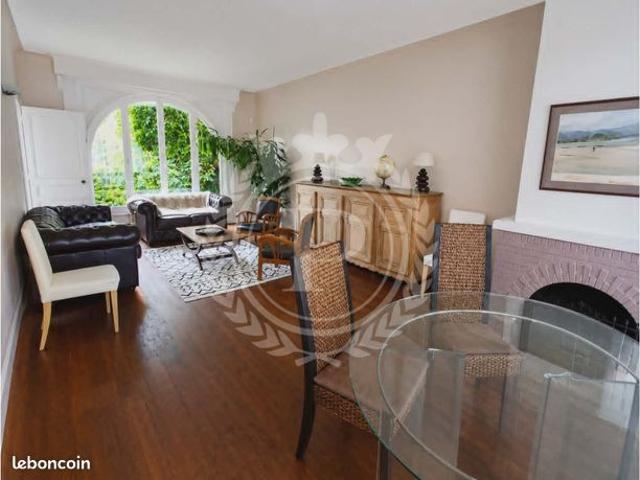 Maison 8 pièces 220 m²