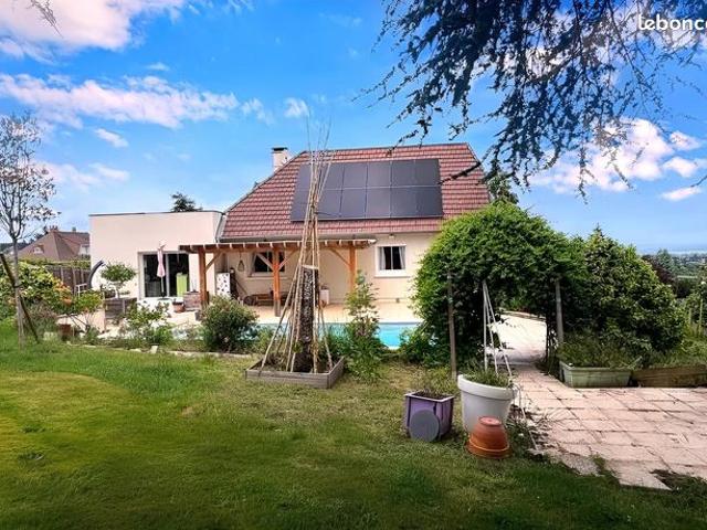 Maison 8 pièces 220 m²