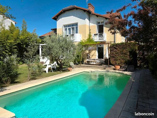 Maison 8 pièces 220 m²