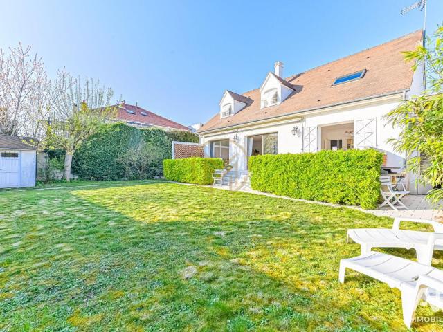 Maison 8 pièces 220 m²
