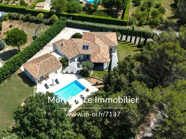 Maison 8 pièces 220 m²