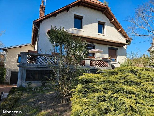Maison 8 pièces 220 m²