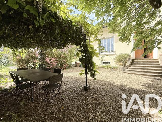 Maison 8 pièces 220 m²