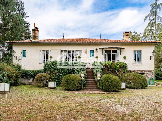 Maison 8 pièces 220 m²