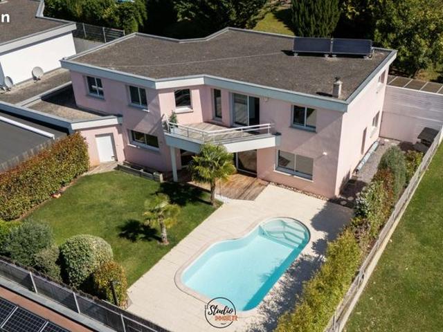 Maison 8 pièces 210 m²