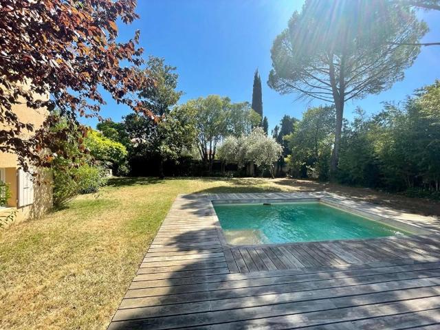 Maison 8 pièces 220 m²