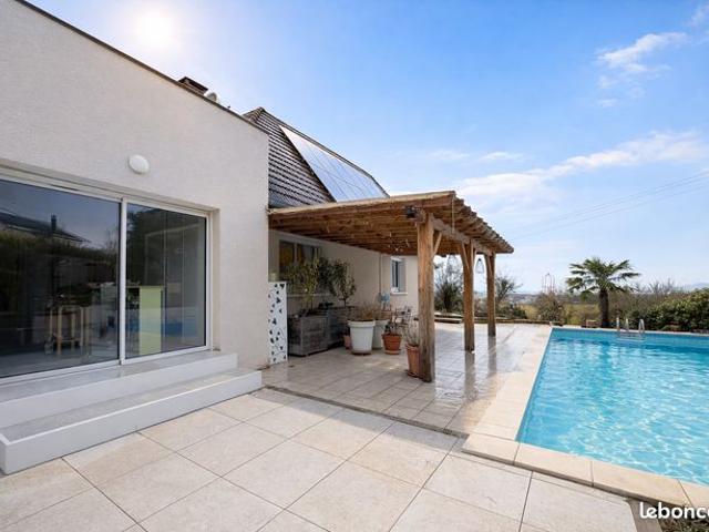 Maison 8 pièces 220 m²