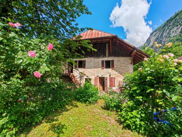 Maison 8 pièces 220 m²