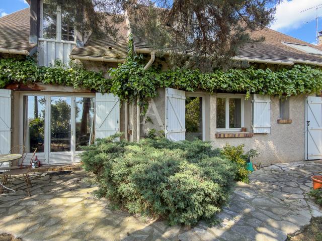 Maison 8 pièces 220 m²