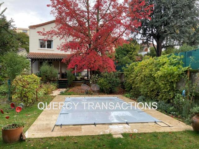 Maison 8 pièces 220 m²