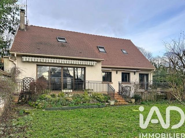 Maison 8 pièces 220 m²