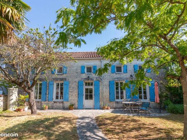 Maison 8 pièces 220 m²