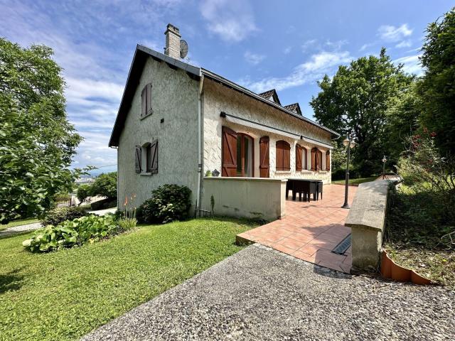 Maison 8 pièces 220 m²