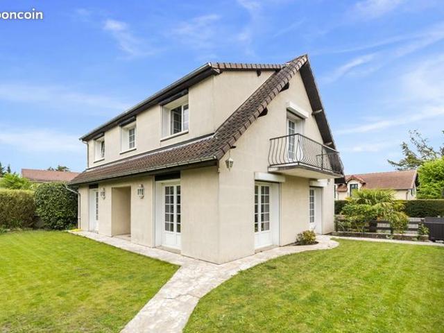 Maison 8 pièces 220 m²