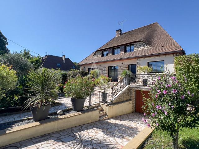 Maison 8 pièces 220 m²