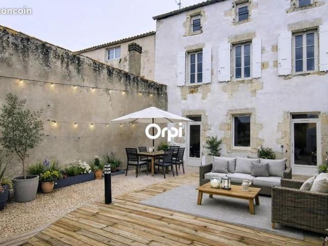 Maison 8 pièces 220 m²