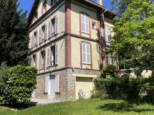 Maison 8 pièces 220 m²