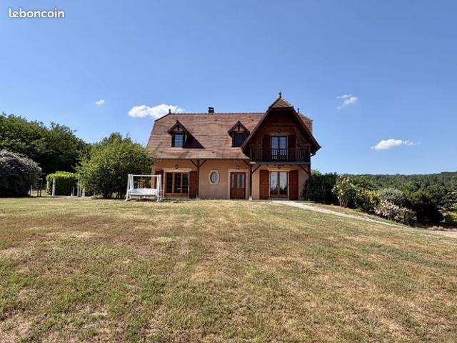 Maison 8 pièces 220 m²