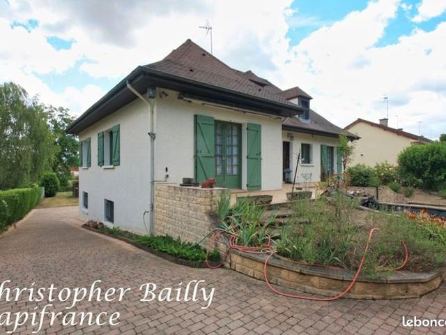 Maison 8 pièces 220 m²