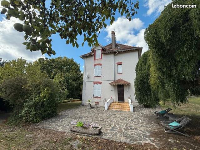 Maison 8 pièces 220 m²