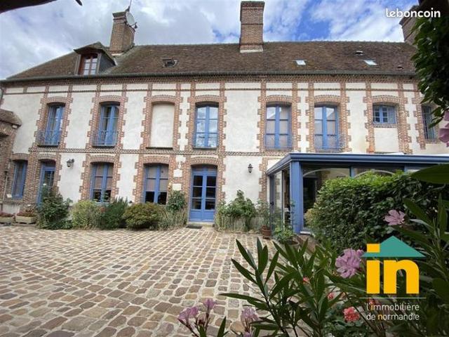 Maison 8 pièces 220 m²