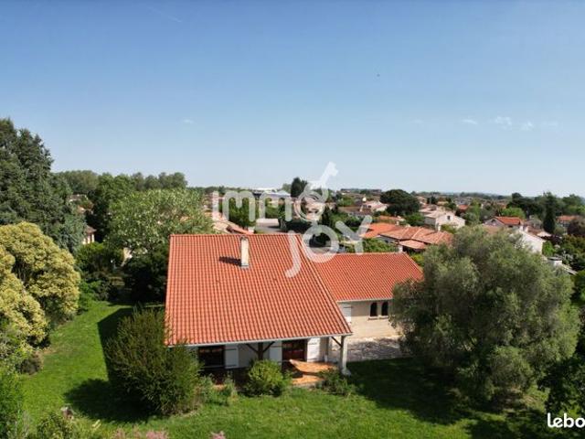 Maison 8 pièces 220 m²